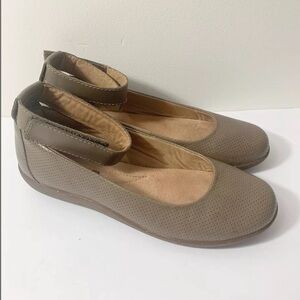 Clarks Medora Nina Tan Mary Jane Ankle Strap Ballet Flats Comfort Loafers
